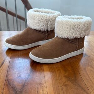 UGG Brown Ankle Boots with Cream Fur